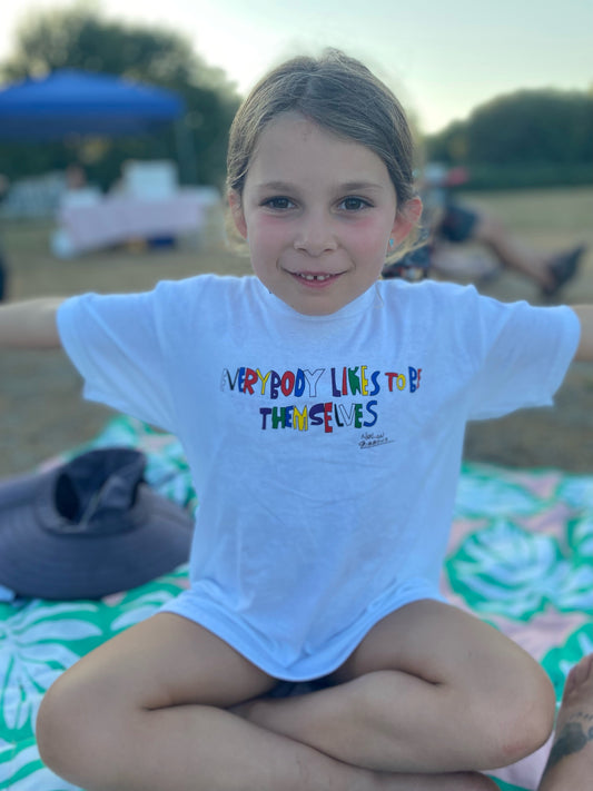 Kid's T-Shirt "Everybody likes to be themselves"